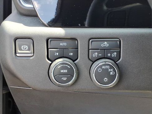 Used 2024 Chevrolet Silverado 1500 LT AWD/4WD image 13