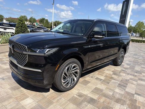 New 2026 Lincoln Navigator L Reserve AWD/4WD image 5