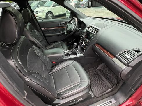 Used 2019 Ford Explorer Platinum AWD/4WD image 38