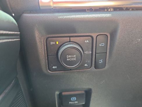 Used 2025 Ford Expedition Platinum AWD/4WD image 16