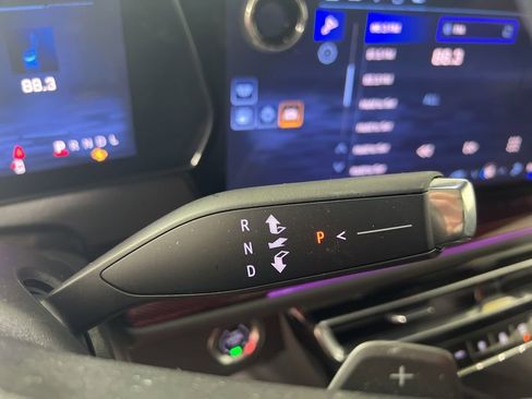 Used 2024 Chevrolet Traverse RS image 25