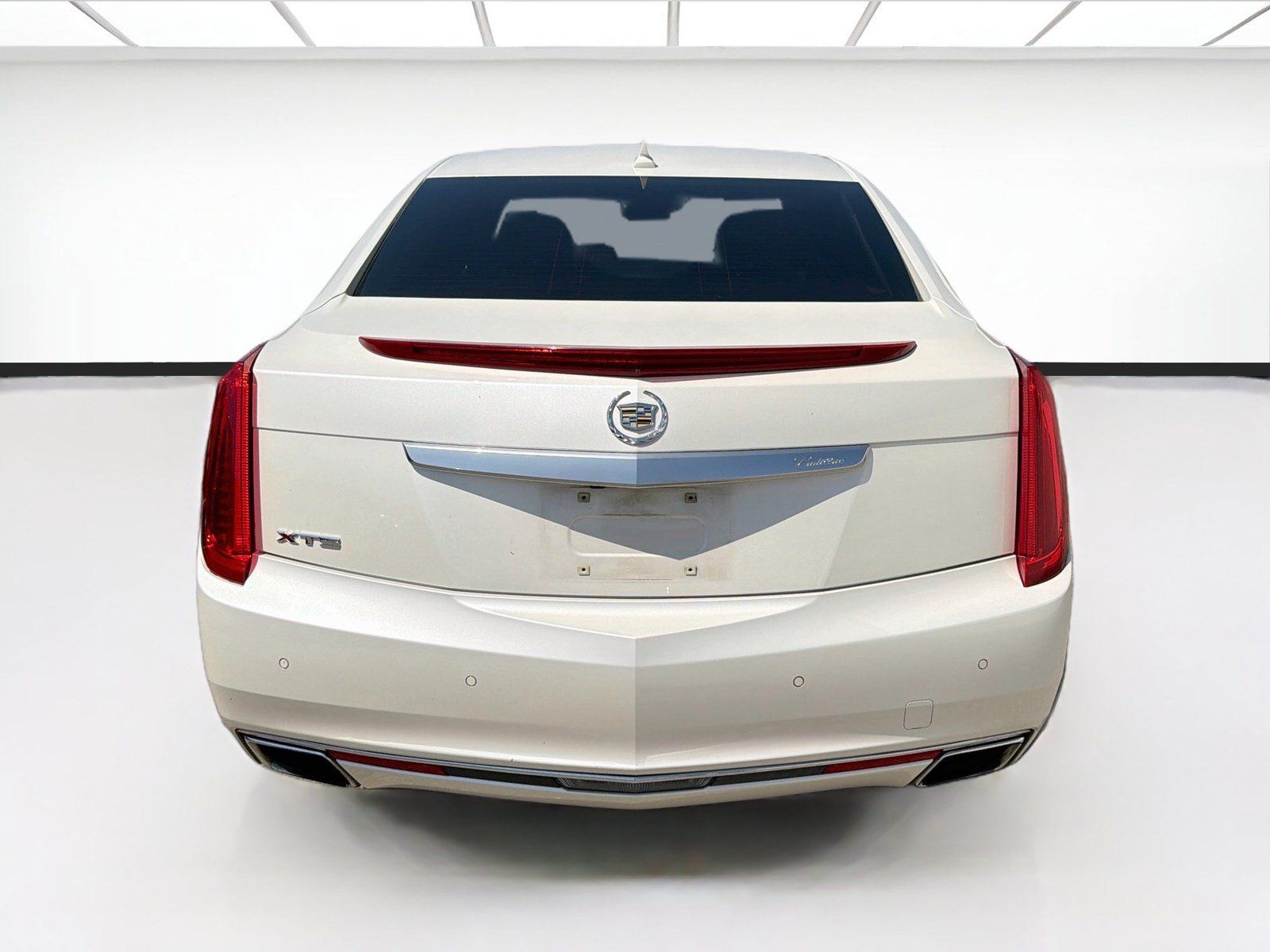 Used 2014 Cadillac XTS Luxury w/ Driver Awareness Package FWD image 5