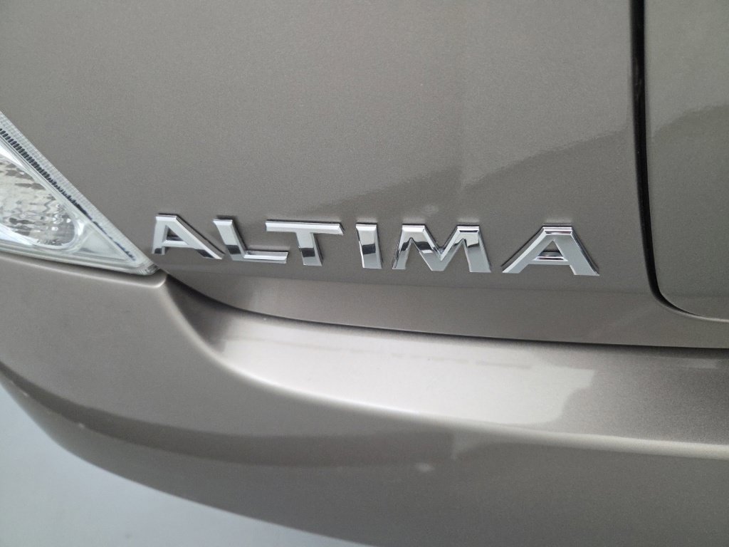 Used 2004 Nissan Altima 2.5 SL FWD image 12