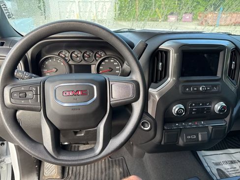 Used 2024 GMC Sierra 1500 Pro w/ Graphite Edition AWD/4WD image 5