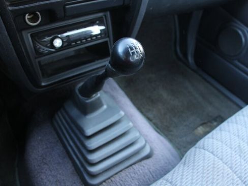 Used 1996 Nissan Pickup XE image 7