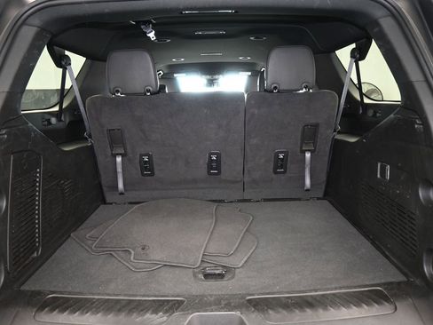 Used 2024 Chevrolet Suburban LT image 40