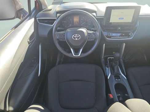 Used 2023 Toyota Corolla Cross LE w/ Moonroof Package image 4