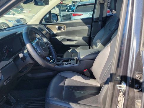 Used 2023 Kia Sorento EX image 16
