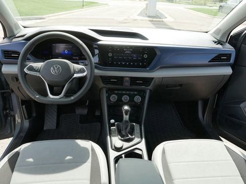Certified 2023 Volkswagen Taos SE w/ Panoramic Sunroof Package AWD/4WD image 22