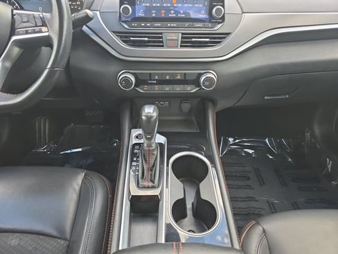 Used 2024 Nissan Altima 2.5 SR FWD image 3