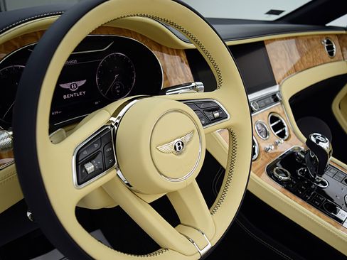 Certified 2023 Bentley Continental GT V8 image 25