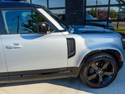 Used 2021 Land Rover Defender 110 X-Dynamic HSE image 14