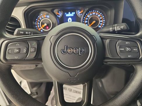 Used 2024 Jeep Gladiator Sport AWD/4WD image 29
