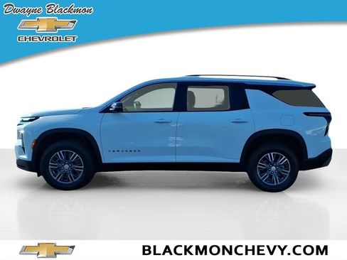 Used 2026 Chevrolet Traverse LT w/ Driver Confidence Package FWD image 6