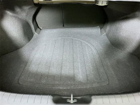 Used 2022 Hyundai Elantra Limited image 30