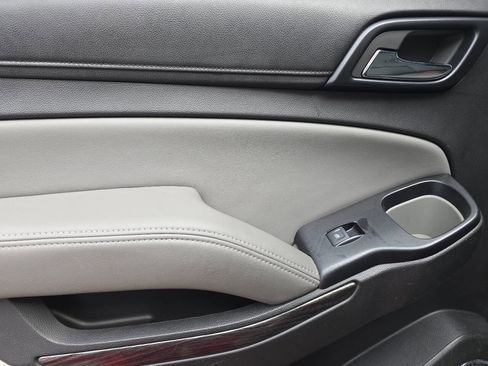 Used 2015 Chevrolet Tahoe LT image 23