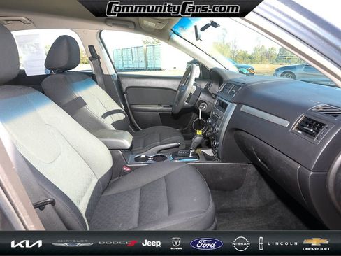 Used 2010 Ford Fusion SE image 20