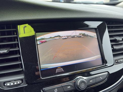 Used 2022 Buick Encore Preferred w/ Safety Package image 18