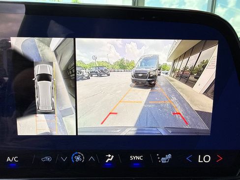 Used 2025 Chevrolet Tahoe LT RWD image 7