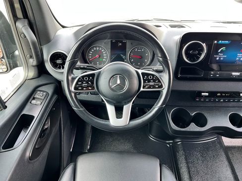 Used 2024 Mercedes-Benz Sprinter 2500 image 12