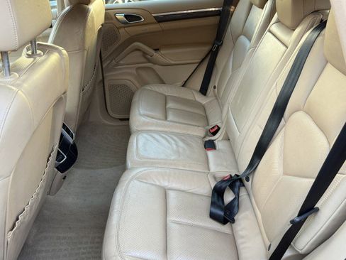 Used 2016 Porsche Cayenne image 8