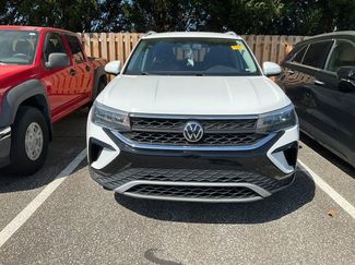 Used 2022 Volkswagen Taos SE video 2