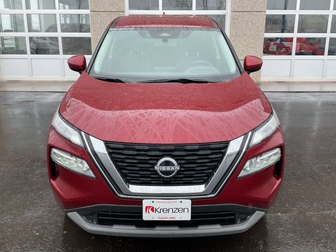 Used 2023 Nissan Rogue SV image 2