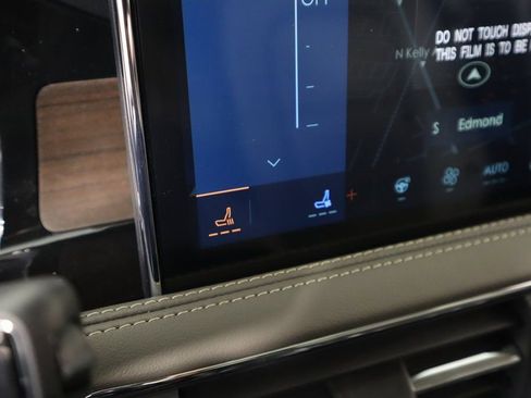 New 2025 Lincoln Corsair Reserve w/ Equipment Group 202A image 8