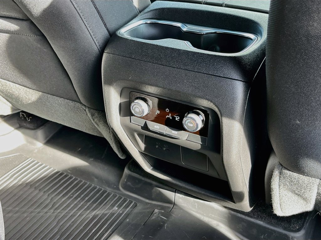 Used 2026 Chevrolet Traverse LT w/ Midnight/Sport Edition FWD image 25