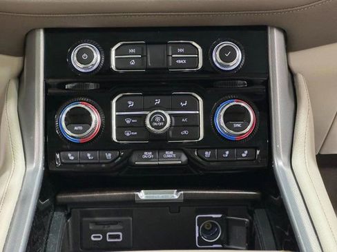 Used 2021 GMC Yukon Denali w/ LPO, Illumination Package image 17