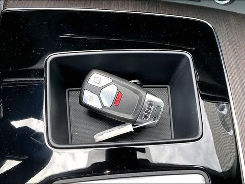 Used 2025 Audi Q5 2.0T Premium AWD/4WD image 35