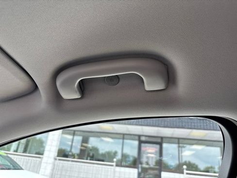 Used 2023 GMC Terrain SLT w/ LPO, Floor Liner Package FWD image 27