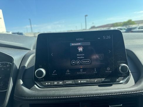 Used 2024 Nissan Rogue SV FWD image 12