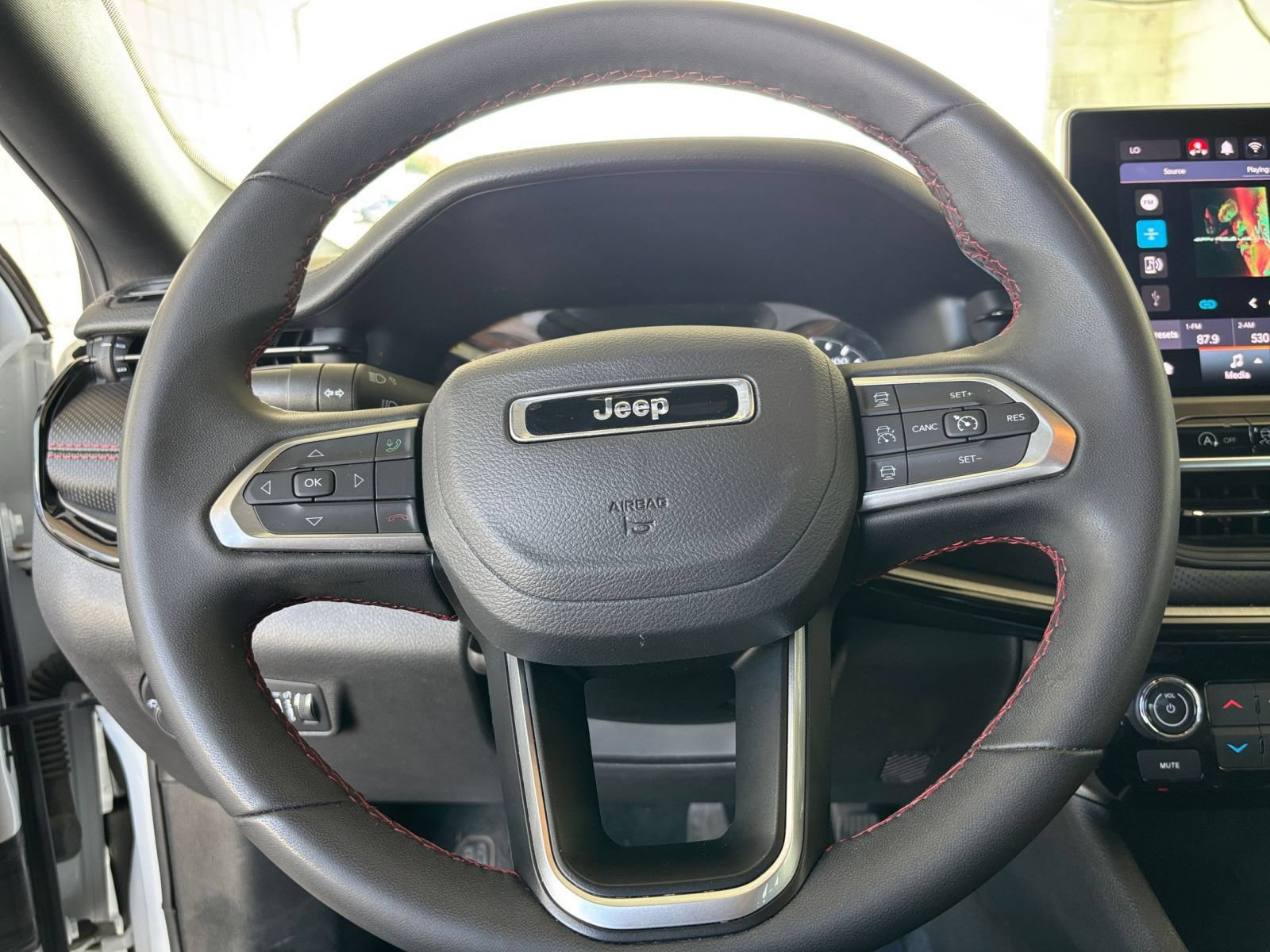 Used 2025 Jeep Compass Trailhawk AWD/4WD image 26