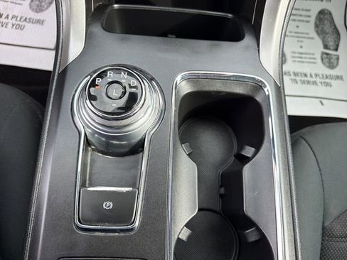 Used 2020 Ford Fusion SE FWD image 23