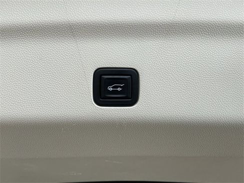 Used 2023 Cadillac Escalade ESV Premium Luxury Platinum w/ LPO, Radiant Package image 19