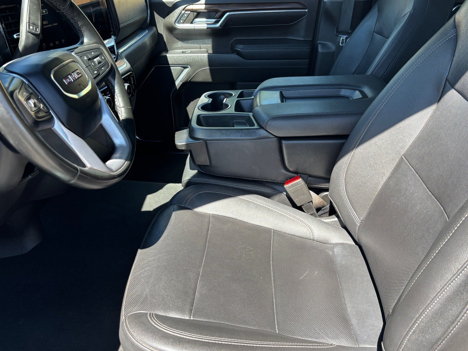 Used 2024 GMC Sierra 1500 SLT AWD/4WD image 18