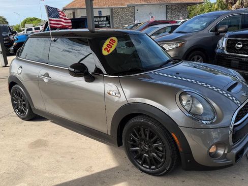 Used 2018 MINI Cooper S FWD image 3