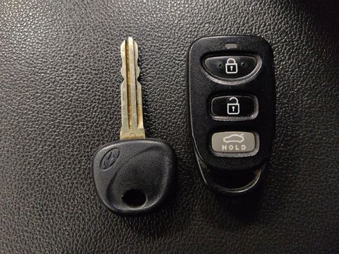 Used 2020 Hyundai Elantra SE w/ Cargo Package (C1) image 32