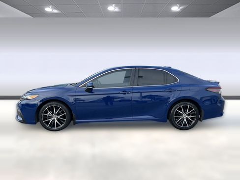 Used 2023 Toyota Camry SE w/ Convenience Package image 2