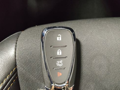 Used 2019 Chevrolet Trax LT w/ LT Convenience Package FWD image 32