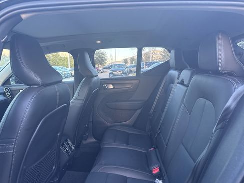 Certified 2025 Volvo XC40 B5 Plus image 15