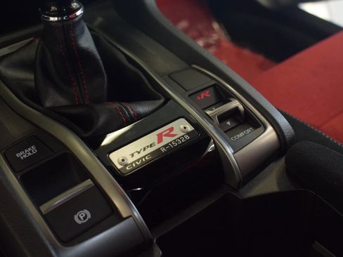 Used 2018 Honda Civic Type R image 61