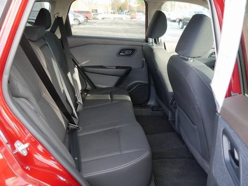 Used 2023 Nissan Rogue S image 22