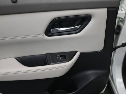 Used 2023 Nissan Rogue SL w/ SL Premium Package FWD image 23