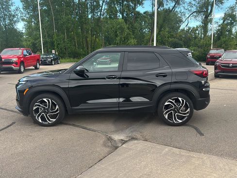 Used 2024 Chevrolet TrailBlazer RS w/ Driver Confidence Package FWD image 2
