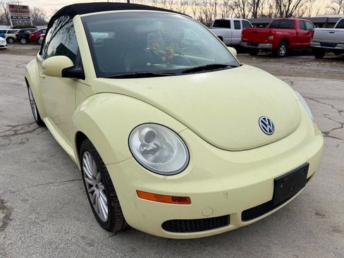 Used 2006 Volkswagen Beetle Convertible w/ Package 1 image 2