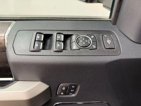 Used 2022 Ford F250 Lariat w/ Lariat Value Package image 14