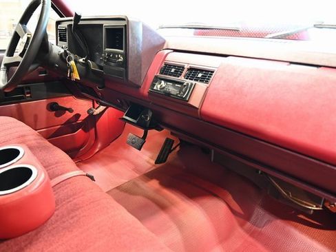Used 1988 GMC Sierra 1500 2WD Regular Cab image 16