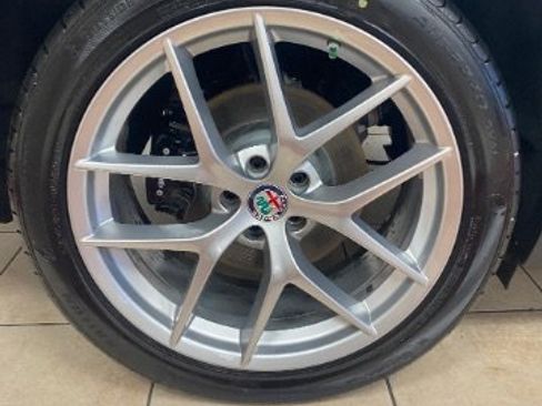 Used 2018 Alfa Romeo Stelvio Ti Sport image 33